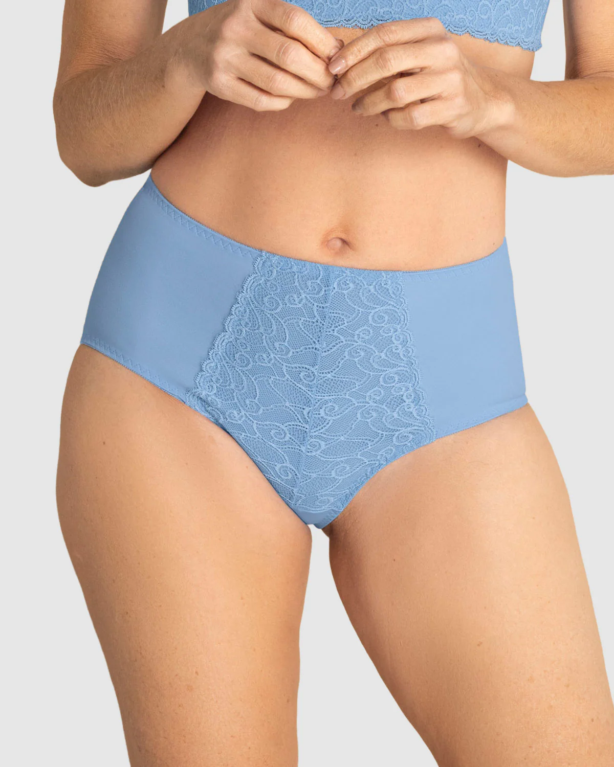 Panty clásico de control suave con toques de encaje en abdomen - Image 17